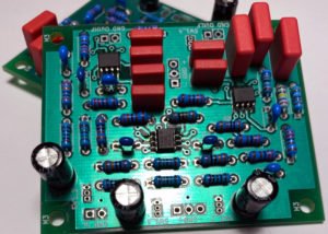 Ultra-low distortion and noise preamplifier balanced and unbalanced inputs